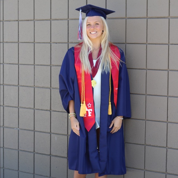 Meet your Posher, Hanna U! - Picture 1 of 5